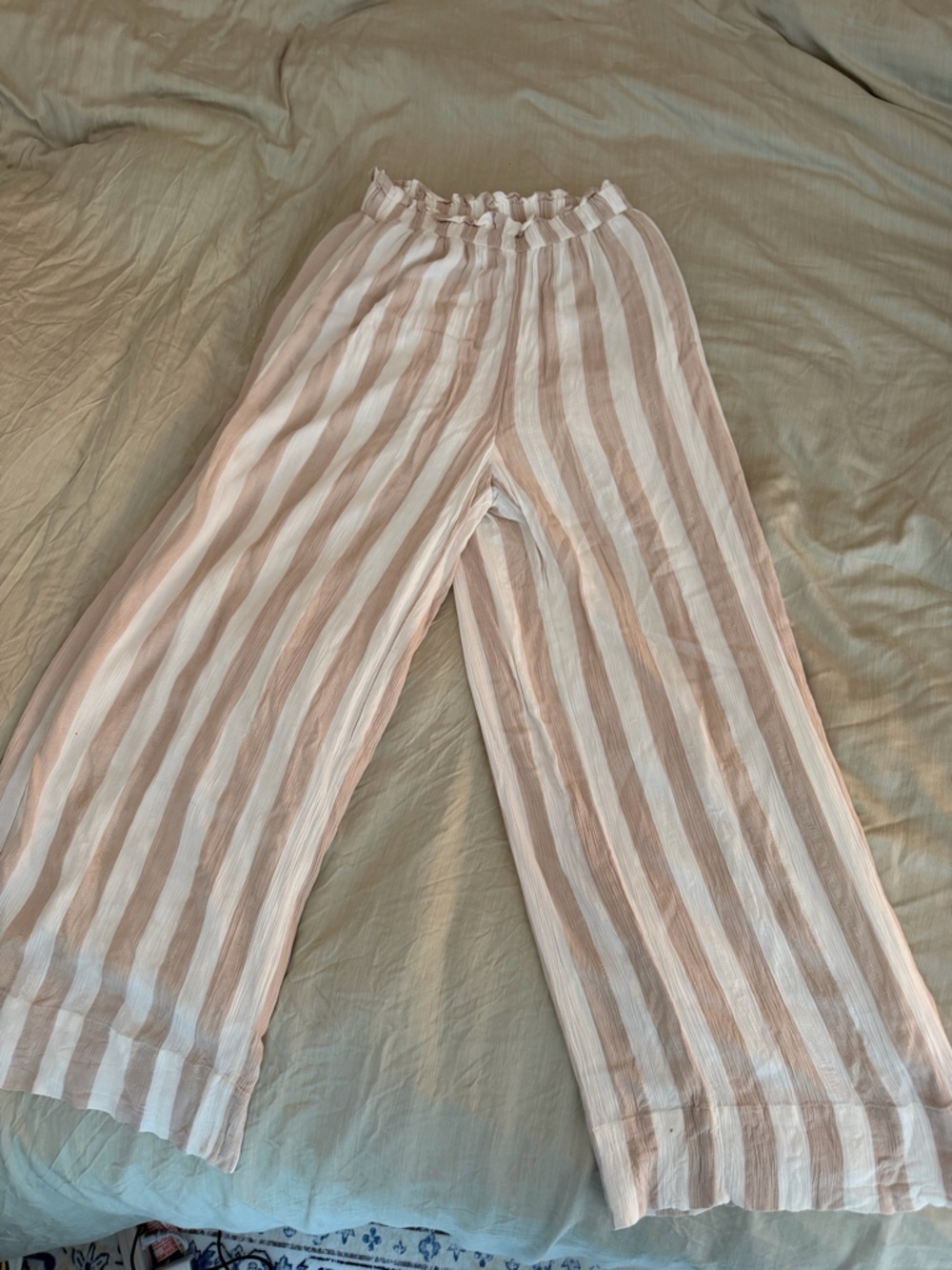 American Eagle Striped Lightweight Two-Piece Set in Tan and Cream Size Medium - Picture 5 of 6